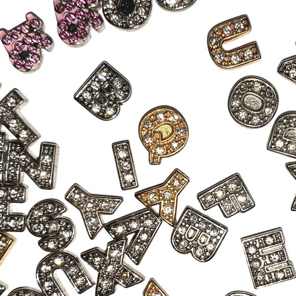 Lot 100+ Floating Locket Jewelry Charms Gold Silver Alphabet Initials Letters - Picture 1 of 12